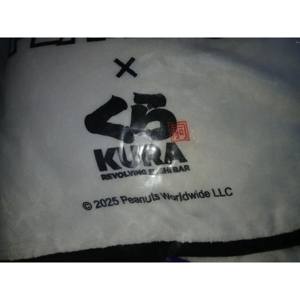 Kura Sushi x Peanuts Limited Edition Snuggle Blanket‎ NEW!